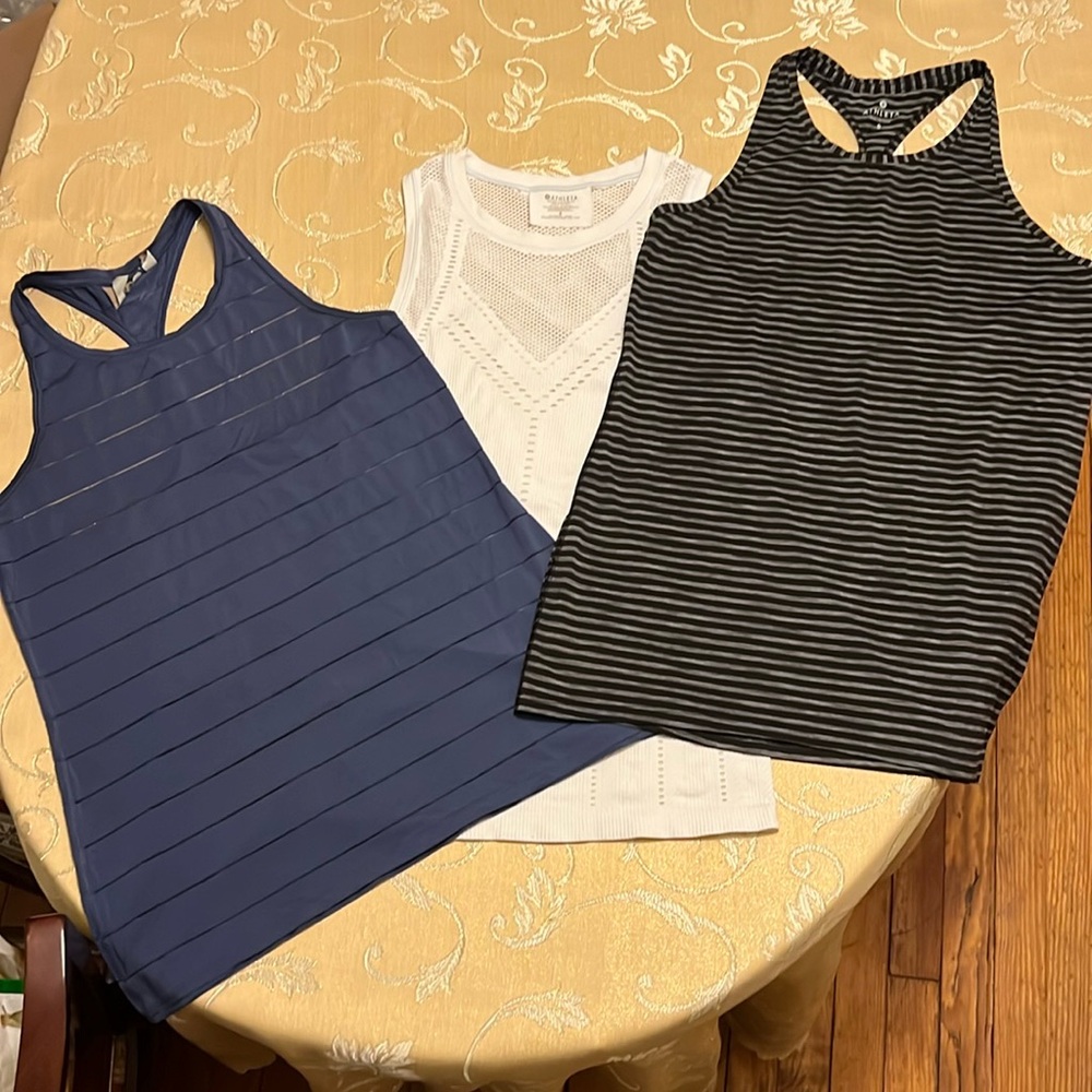 Bundle of Athleta tank tops Size S